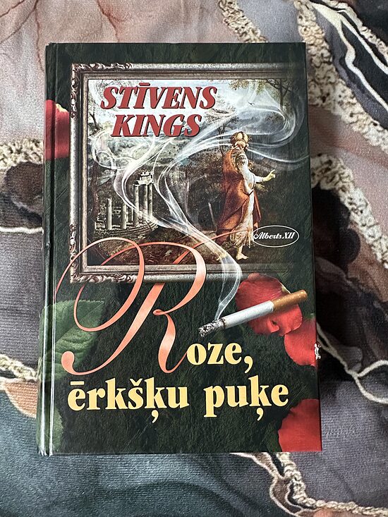 Roze, ērkšķu puķe. Stīvens Kings