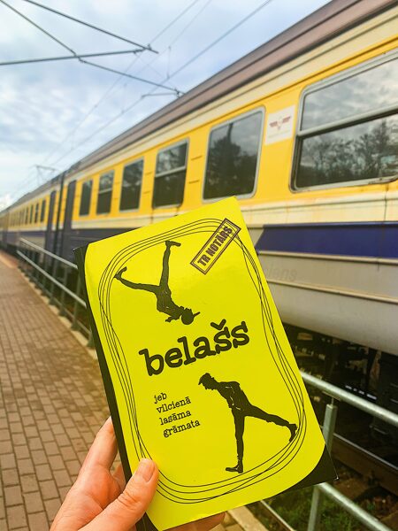 Belašs jeb vilcienā lasāmā grāmata. TR Notārs