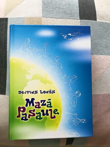 Mazā pasaule. Deivids Lodžs