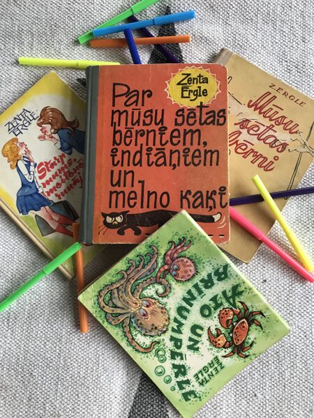 Starp mums meitenēm runājot. Mūsu sētas bērni. Par musu sētas bērniem, indiāņiem un melno kaķi. Ato un brīnumpērle. Zenta Ērgle