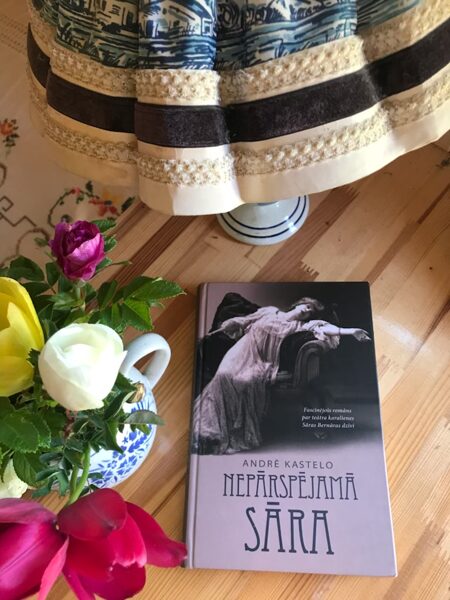 Nepārspējamā Sāra. Andrē Kastelo