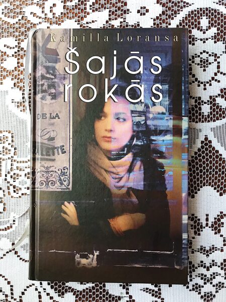 Šajās rokās. Kamilla Loransa